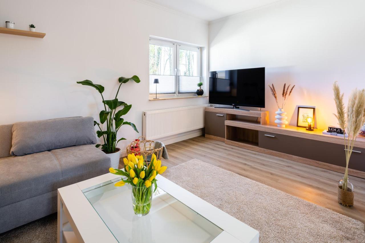 Vivid - Ideal Fuer 4 - Strandnaehe Mit 2 Terrassen - 2 Sz & Wz Varel Exterior photo